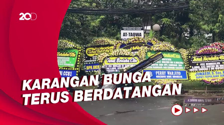 Suasana Persiapan Pemakaman Mertua Sandiaga Uno