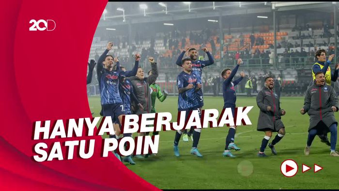 Napoli Buntuti Inter di Puncak Klasemen Usai Gasak Venezia 2-0