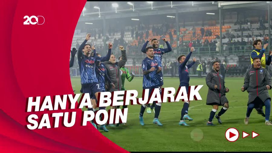 Napoli Buntuti Inter di Puncak Klasemen Usai Gasak Venezia 2-0
