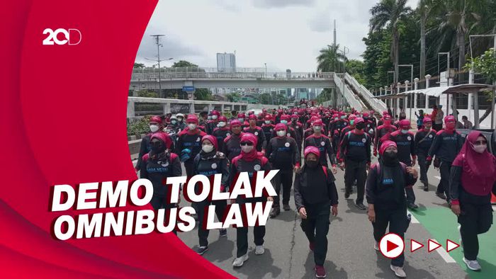 Buruh Geruduk DPR, Lalin di Jalan Gatsu Tersendat