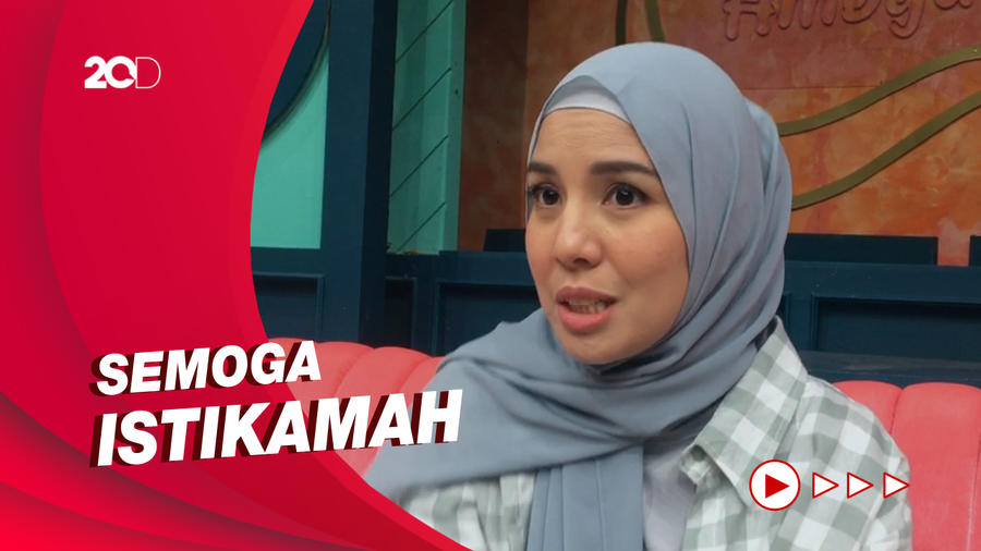 Alasan Tya Ariestya Putuskan Berhijab