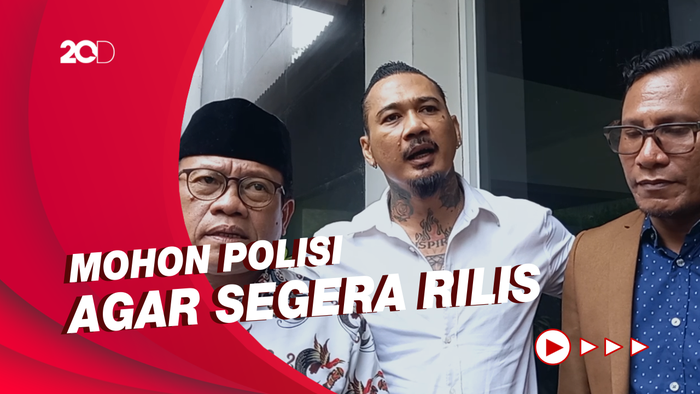 Jerinx Sangat Menantikan Foto Adam Deni Pakai Baju Tahanan 