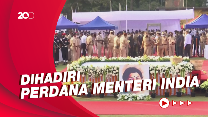 Suasana Pemakaman Kenegaraan Musisi India Lata Mangeshkar