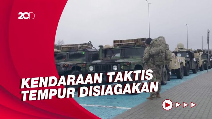 Iring-iringan Kendaraan Perang AS di Polandia