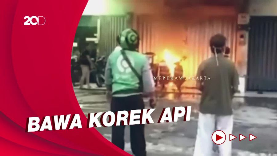Bakar Dua Motor di Jaktim, Seorang ODGJ Diamankan Dinsos