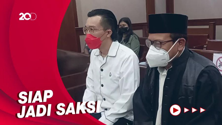 Penampilan Dokter Tirta Hadir di Sidang Jerinx 