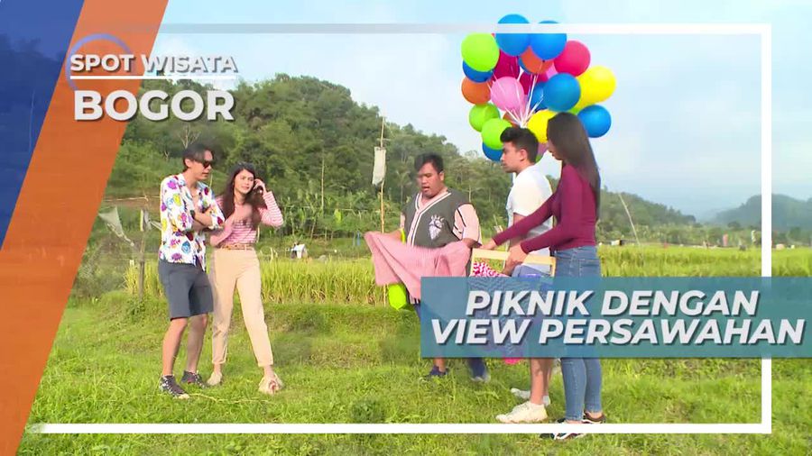 Piknik di Persawahan Berlatar Pegunungan Hijau ala Bogor