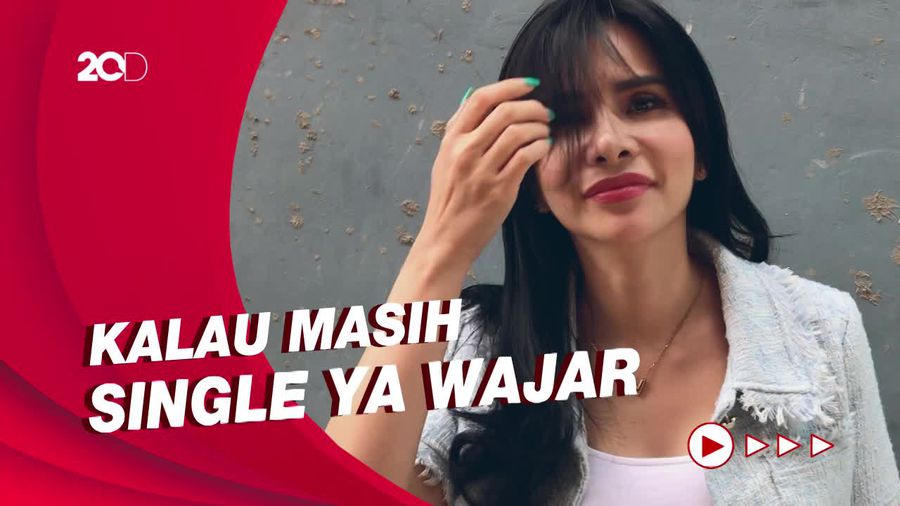 Maria Vania Tak Keberatan dengan Cap Playboy Billy Syahputra