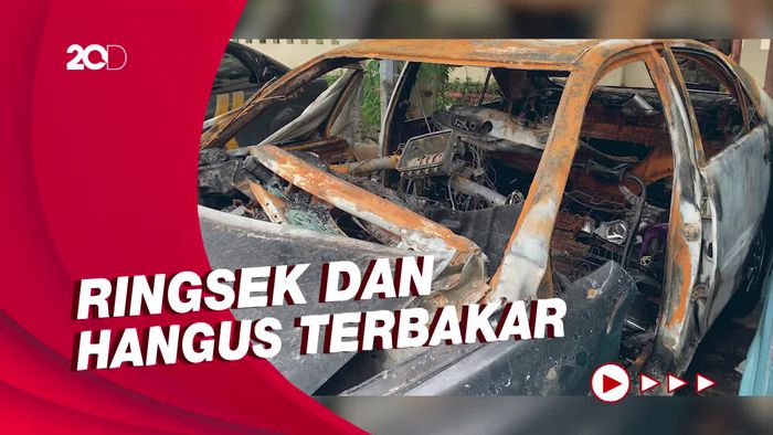 Penampakan Sedan Terbakar yang Tewaskan AKP Novandi dan Sis Zahra