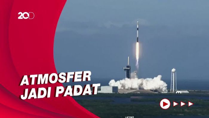 Satelit SpaceX Jatuh dari Orbit Usai Dihantam Badai Matahari