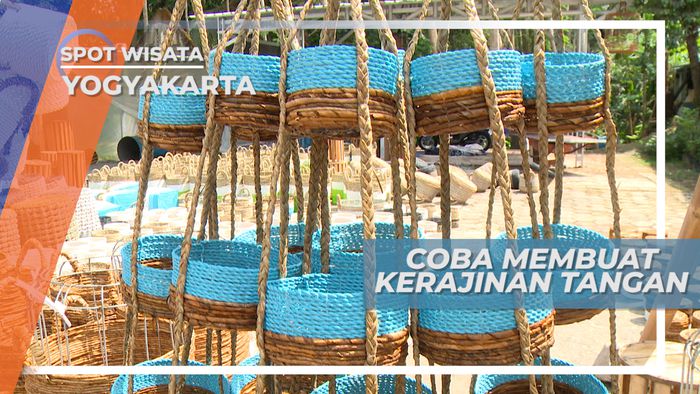 Mencoba Membuat Kerajinan Tangan Khas Kota Gudeg, Yogyakarta