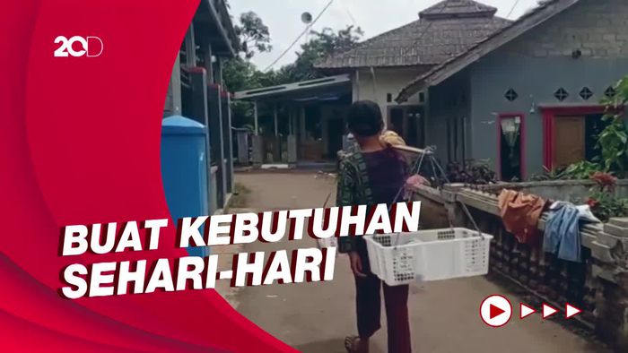 Pilu Kisah Bayu, Bocah Penjual Buah Demi Sepatu Baru