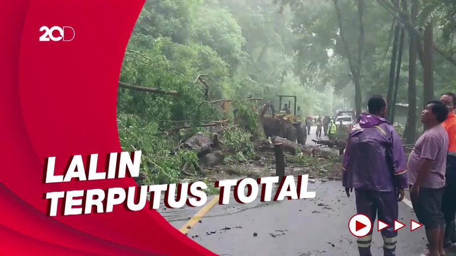 Longsor Lima Titik Tutup Jalan Utama Trenggalek-Ponorogo