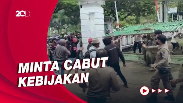 Tolak Penggusuran Lahan, Warga Geruduk Kantor Bupati Enrekang