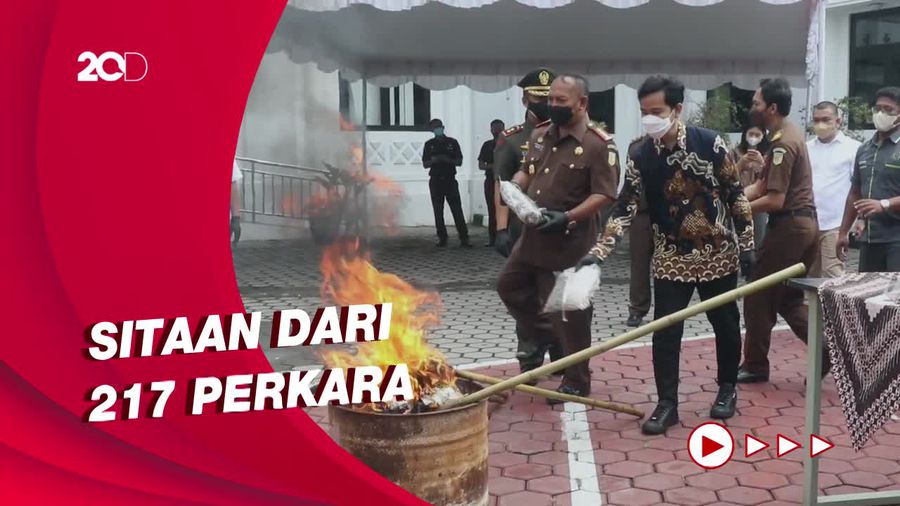 Kejari Solo Musnahkan 2,4 Kg Sabu, Harganya Sampai Rp 3,7 Miliar!