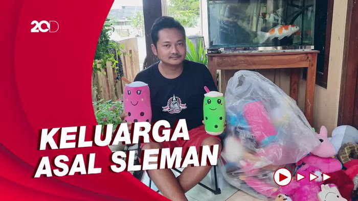 Kisah Unik Keluarga yang Doyan Main Boneka Capit 