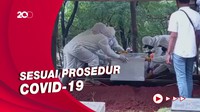 Isak Tangis Keluarga di Pemakaman Dorce Gamalama