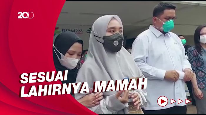 Anak: Dorce Gamalama Dimakamkan Sebagai Laki-laki