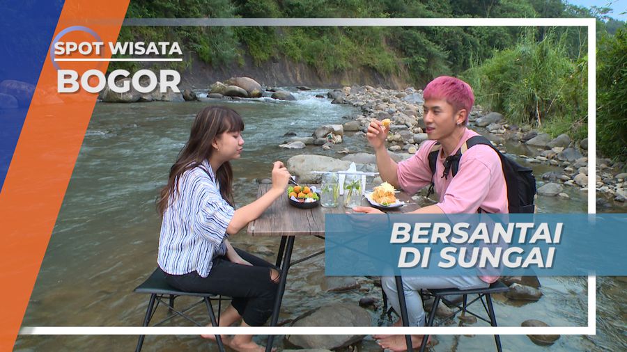 Bersantai Menikmati Lezatnya Camilan Di Tengah Sungai, Bogor
