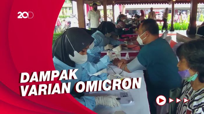 Tinjau Vaksinasi di Borobudur, Kapolri Singgung Lonjakan Covid-19 Jateng