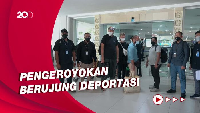 Momen Pendeportasian 3 WNA Pengeroyok WN Ukraina di Bali
