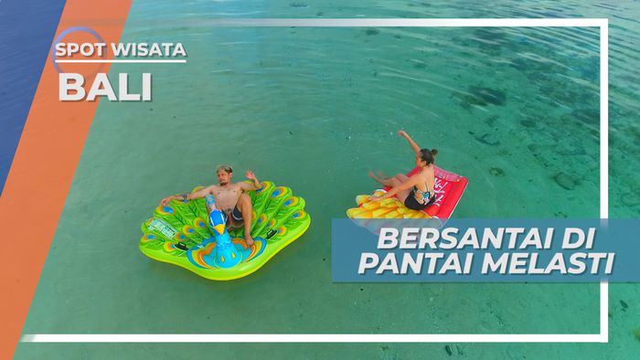 Bermain Floaties Menikmati Panorama Indah Pantai Melasti Bali