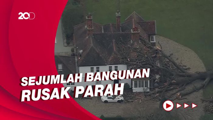 Potret Sisa-sisa Amukan Badai Eunice di London
