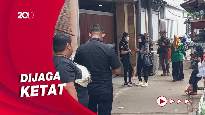 Suasana Rumah Ayu Ting Ting Saat Pengajian Jelang Pernikahan Sang Adik