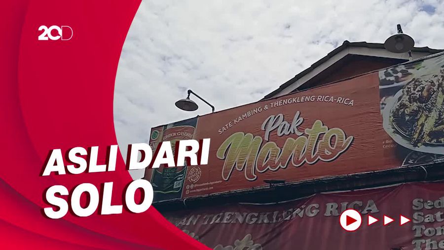 Lembut Sate Buntel dan Pedas Tengkleng Rica ala Pak Manto