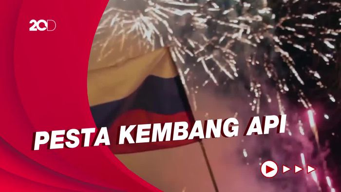 Sebagian Warga Donetsk Berpesta Atas Pengakuan Kemerdekaan Rusia