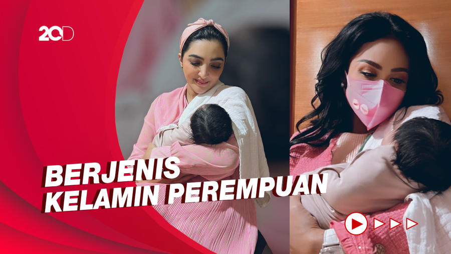 Momen Ashanty dan Krisdayanti Gendong Anak Aurel-Atta