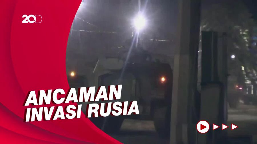 Iring-iringan Kendaraan Militer Terlihat di Donetsk