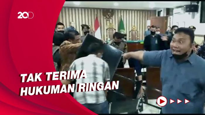 Tak Puas dengan Vonis Hakim, Keluarga Korban Pembunuhan Ngamuk di PN Purwakarta