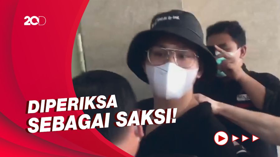 Indra Kenz Penuhi Panggilan Bareskrim Polri