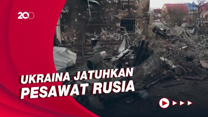 Pesawat Diduga Milik Rusia Jatuh-Tabrak Rumah di Kiev