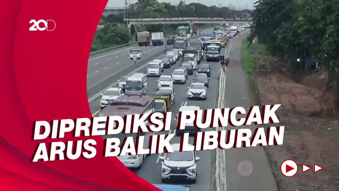 Padatnya Tol Cikampek Arah Jakarta