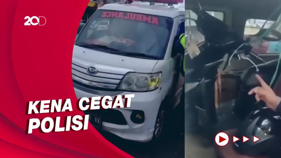 Ambulans Disetop Polisi di Makassar, Ternyata Bawa Motor Bodong