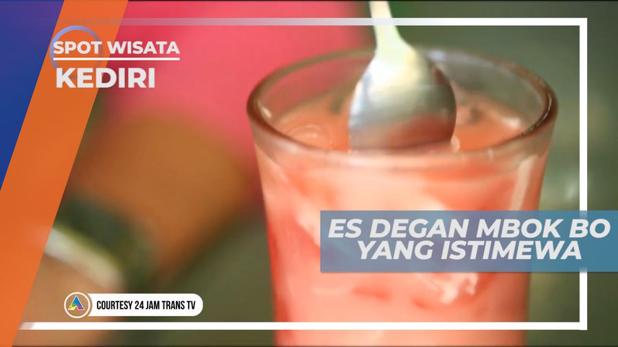 Segarnya Es Kelapa Muda Pelepas Dahaga yang Legendaris, Kediri