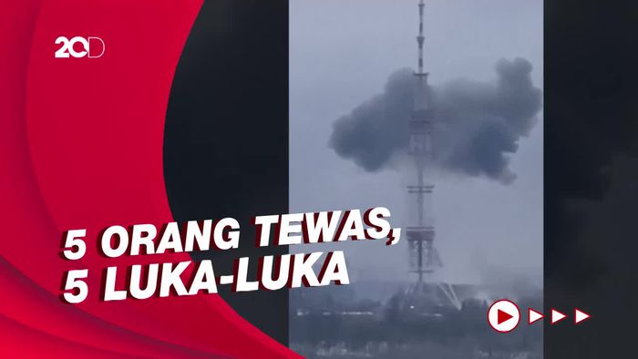 Asap Membubung! Saat Rudal Rusia Hantam Menara TV di Kiev