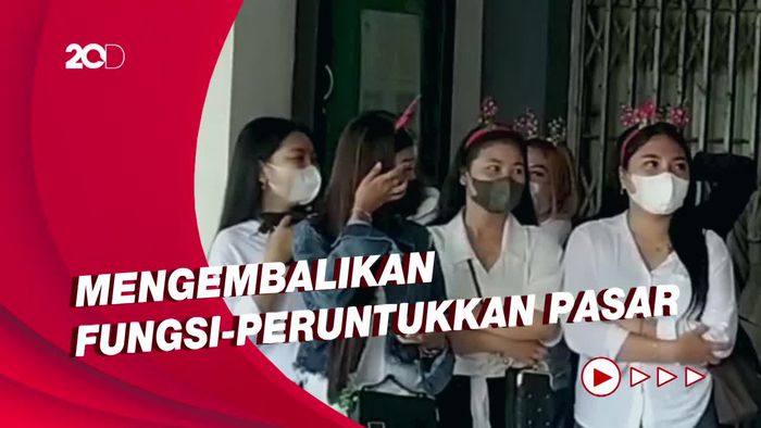 Aksi Puluhan LC Hadang Pol PP Tutup Jojoo Kafe dan Karaoke di Pasar Legi