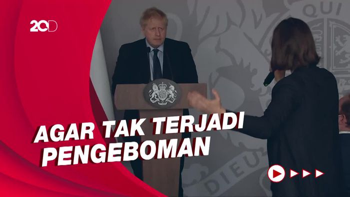 Tangis Warga Ukraina di Depan Boris Johnson, Desak Zona Larangan Terbang