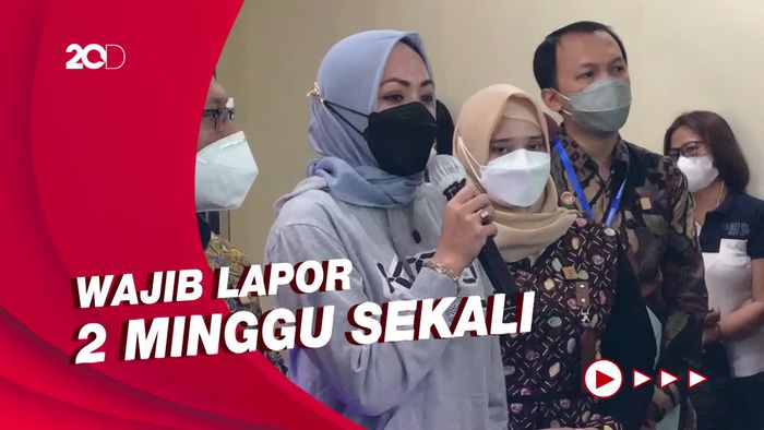 Angelina Sondakh Sambangi Bapas Jaksel untuk Wajib Lapor