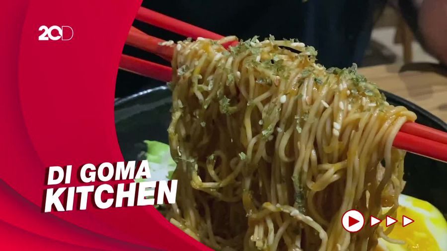 Sensasi Santap Fire Ramen dengan Kobaran Api