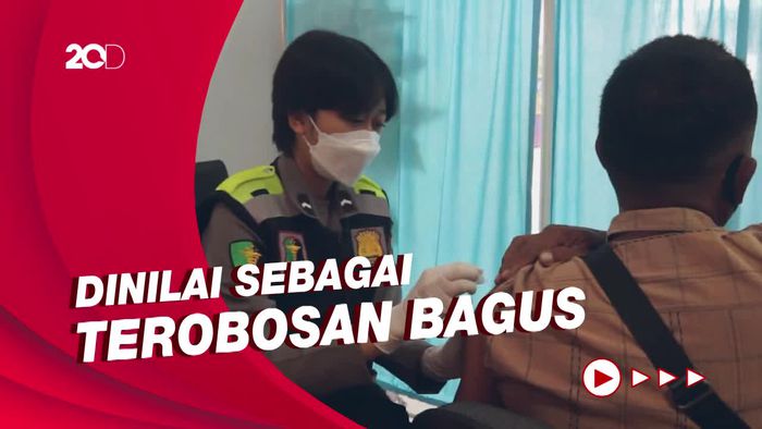 Berkah! Pemohon SIM di Semarang Dapat Vaksin Booster-Minyak Goreng