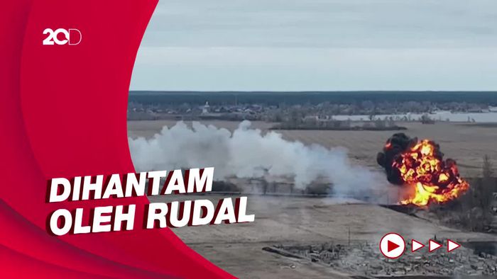 Detik-detik Militer Ukraina Tembak Jatuh Helikopter Tempur Rusia