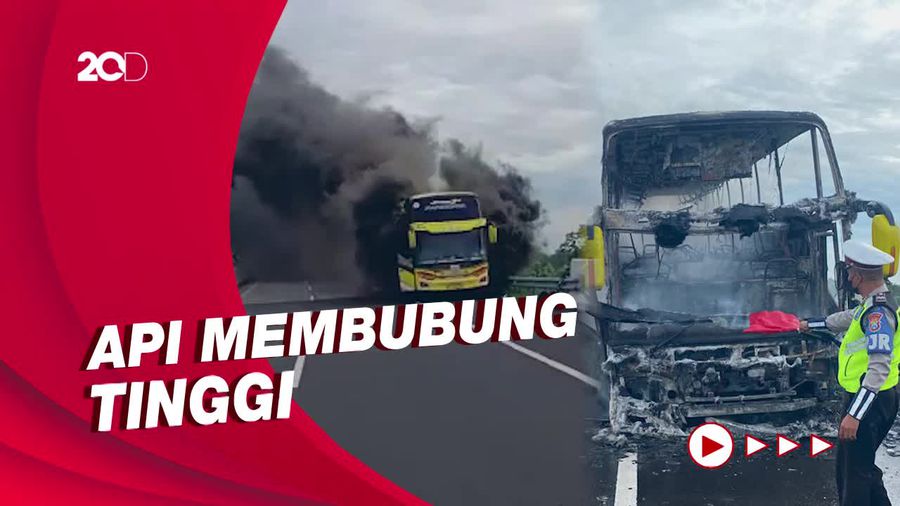 Detik-detik Bus Wisata Terbakar di Tol Pandaan