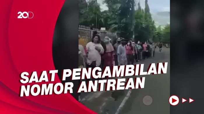 Horor! Antrean Panjang Warga Serbu Operasi Pasar Minyak Goreng