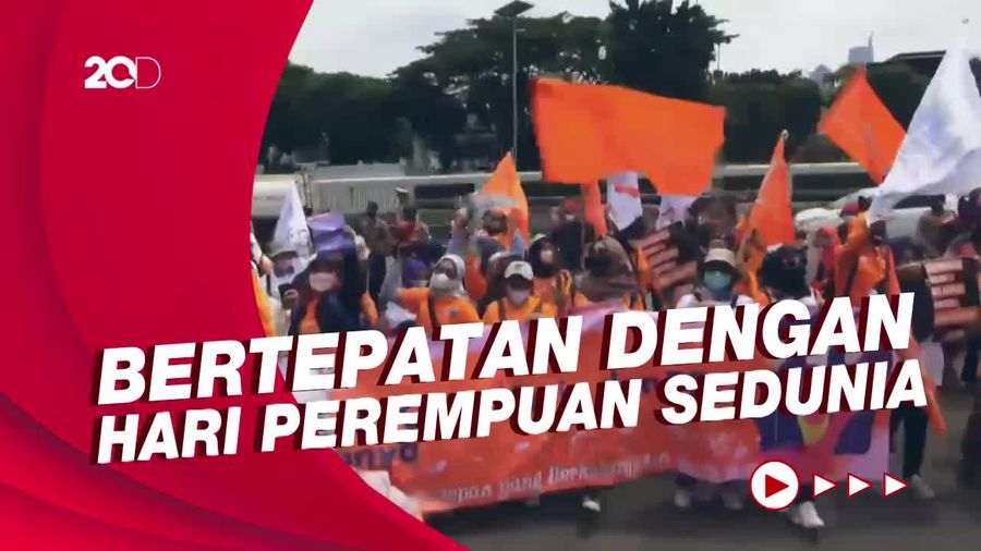 Buruh Perempuan Demo di DPR, Tuntut Pengesahan RUU TPKS & Upah Layak