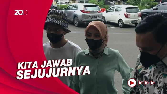 Ayu Aulia Sambangi Polres Jaksel untuk Jalani Pemeriksaan
