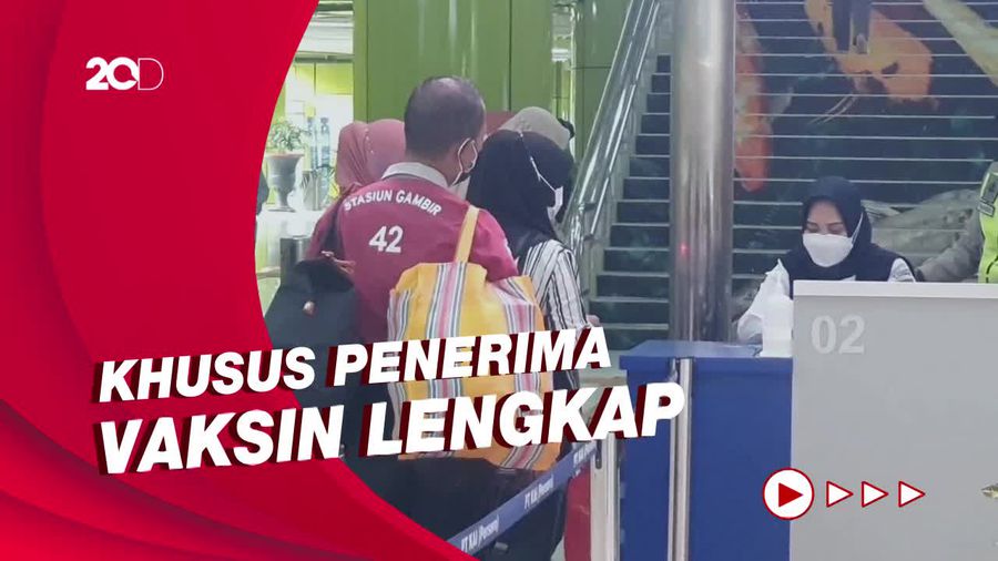 Suasana Stasiun Gambir saat Syarat Antigen dan PCR Tak Lagi Wajib